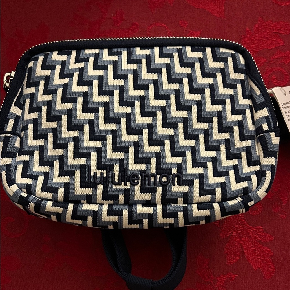 NWT lululemon athletica Navy and White Women's Belt Bag